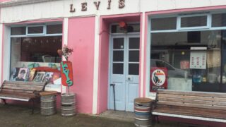 Levis Pub